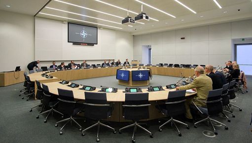 La Nato dice che “l’Ucraina non riceverà i moderni jet prima che finisca l’offensiva”