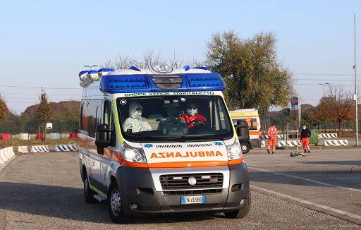Rogo Rsa Milano: fiamme partite dal primo piano, poi fumo ovunque