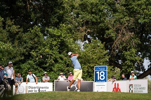 Golf, Manassero in testa a Sutri a un giro dal termine