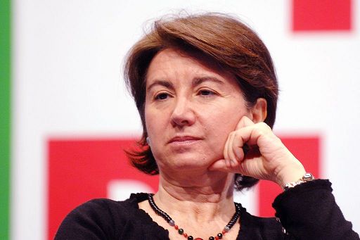 Contestata la ministra Roccella per le sue posizioni sul caso Santanchè (e La Russa)