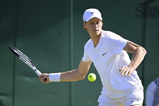 Tennis, Sinner ai quarti di finale a Wimbledon
