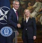 Meloni vola al summit Nato, Italia per iter rapido adesione Ucraina