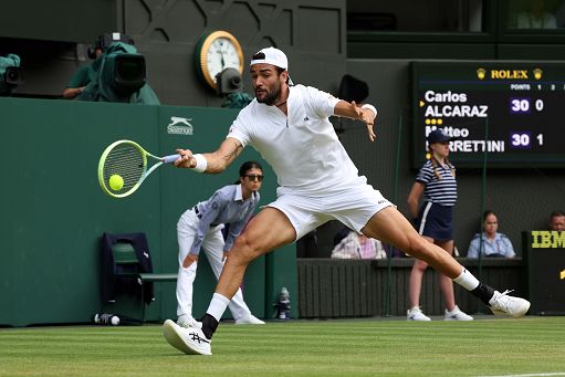 Tennis, Berrettini illude poi ai quarti di Wimbledon va Alcaraz