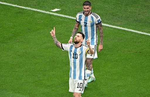 Calcio, Messi passa all’Inter Miami fino al 2025