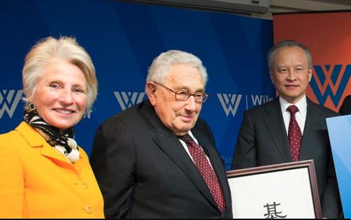L’incredibile visita a sorpresa di Kissinger, 100 anni, a Pechino