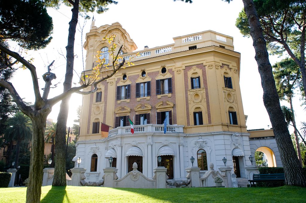 Aperte candidature per bando “Dieci tesi per la sostenibilità”