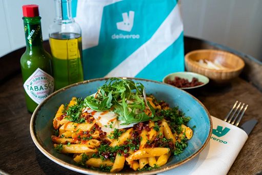Deliveroo, la pasta regina della tavola: +82% ordini in Italia