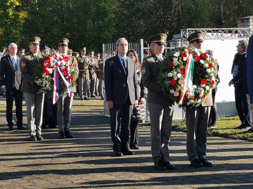 Cerimonia di commemorazione al Sacrario militare italiano di Milovice