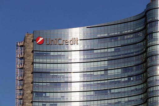 Unicredit: nei nove mesi utile record a 6,7 miliardi