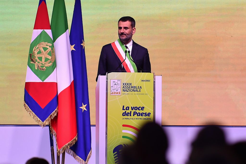 Anci, Decaro: solo l’Italia nega il terzo mandato ai sindaci
