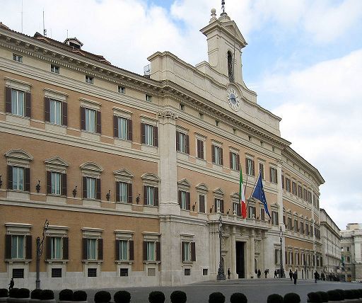Scontro alla Camera in aula sull’educazione sessuale a scuola