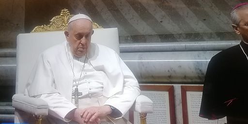 Papa: smarrita la via della pace, il mondo è in pericolo