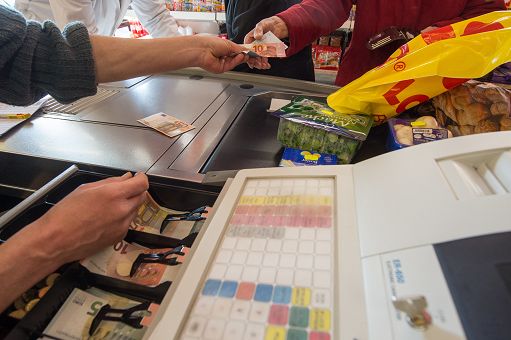 Inflazione, Istat: ad ottobre crolla all’1,8%, ai minimi da luglio 2021