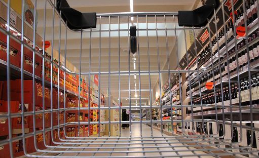 L’inflazione scende all’1,8% ad ottobre, ma il carrello della spesa è al 6,3%