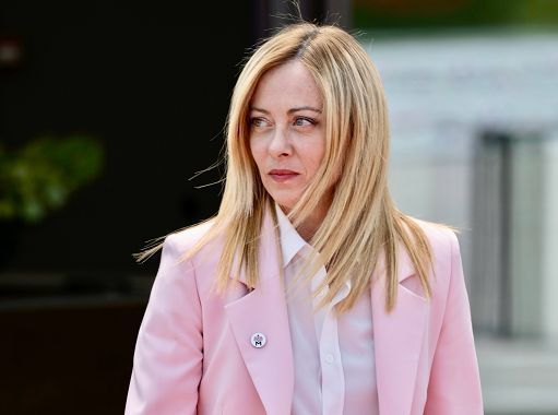 Meloni riflette su candidatura Europee, decisione dopo ok manovra
