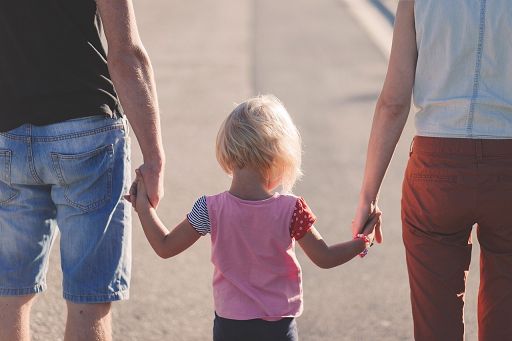 Milano è la città con più genitori ma 70% scontenti di politiche famiglia