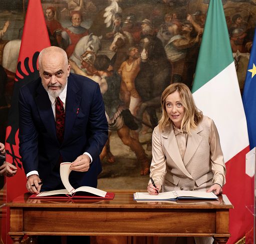 Meloni: l’accordo sui migranti con l’Albania può diventare un modello per l’Ue