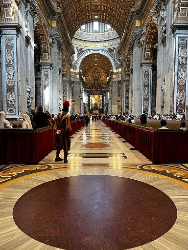 Vaticano: transessuale può essere battezzato ed essere testimone nozze