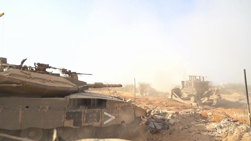 Le truppe israeliane entrano a Jenin in Cisgiordania con bulldozer