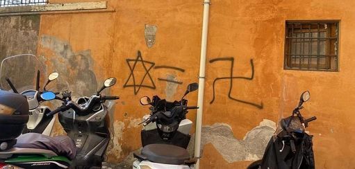 Roma, svastiche su muri del quartiere ebraico. La comunità: siamo preoccupati