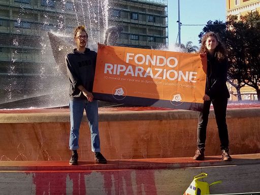 Catania, Ultima generazione colora fontana della Provvidenza