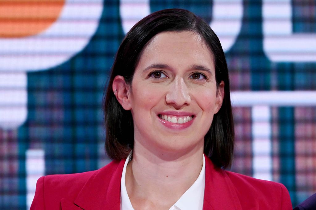Pd, la prima piazza della Schlein “contro la destra estrema”