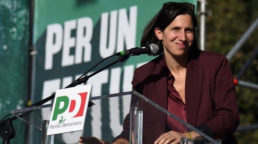 Schlein rilancia alternativa dalla piazza: “Ora fase nuova”