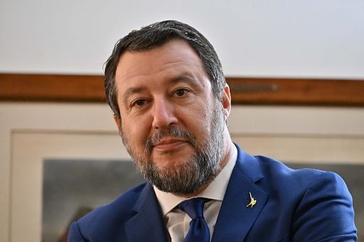 Salvini: Cgil e Uil si fermino o entro stasera precetto