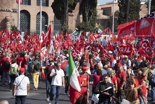 Manovra, Cgil-Uil: domani al via sciopero e manifestazioni