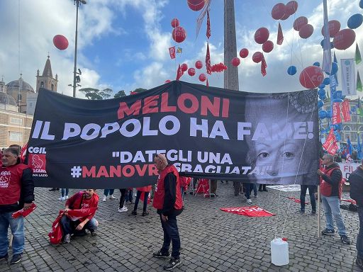 Sciopero, Cgil e Uil in piazza a Roma: “Adesso basta”, “Popolo ha fame”