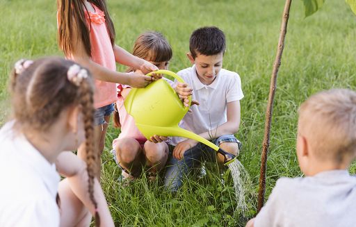 Cinecittà World: Migliaia di bambini piantano 2000 nuovi alberi