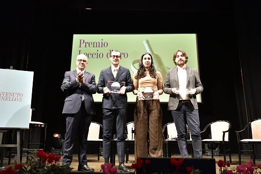 Vino, Consorzio Brunello: assegnati i cinque premi Leccio d’oro 2023