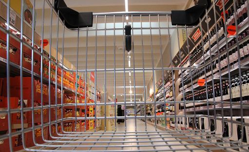 Carrello anti-inflazione, NielsenIQ: a ottobre marca privata traina volumi