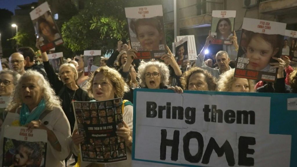 Netanyahu: progressi nell’accordo sul rilascio degli ostaggi. Si riunisce il gabinetto israeliano
