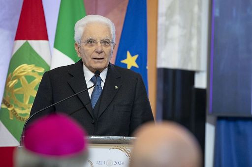 Mattarella: gratitudine per il servizio prestato ogni giorno dai Vigili del fuoco