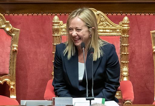 Meloni fa il bis in Senato, pranza da Mattarella e vola a Bruxelles