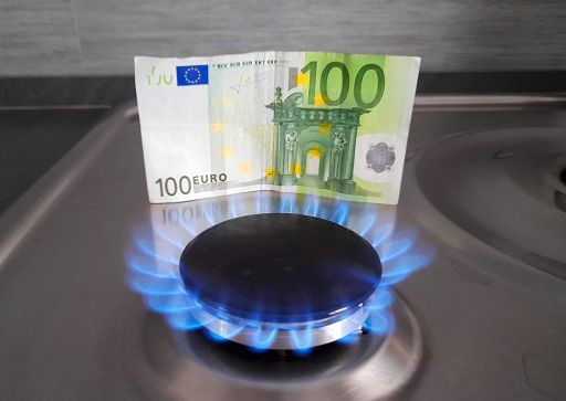 Arera: bolletta del gas in calo del -6,7% per i consumi di dicembre 2023, finisce il mercato tutelato