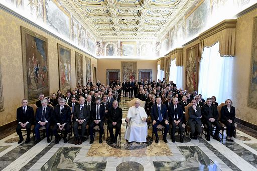 Vino, Papa: il vino, la terra e l’abilità agricola sono doni di Dio