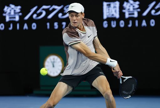 Agli Australian Open Sinner batte Djokovic e vola in finale
