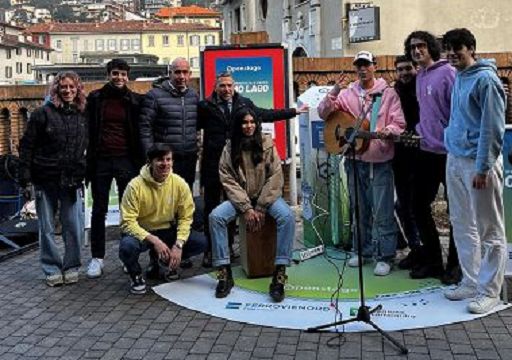 Lombardia, in stazione Como inaugurato totem per esibizioni artisti