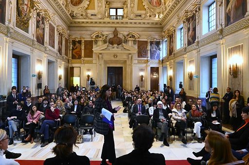 Lavoro, 200 giovani milanesi a scuola da professionisti affermati