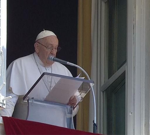 Papa Francesco agli studenti: ricercate la verità, non i like