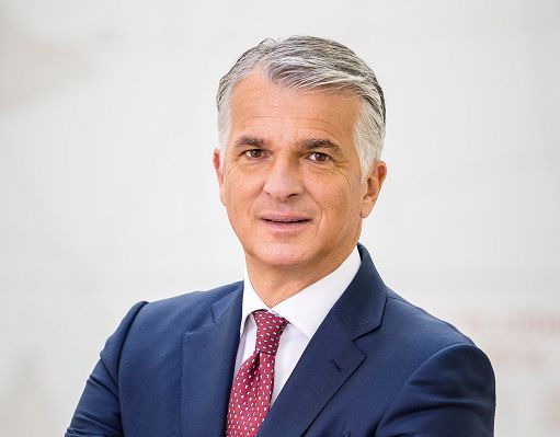 Ubs rosso II trim con costi Credit Suisse, Ermotti: enormi progressi