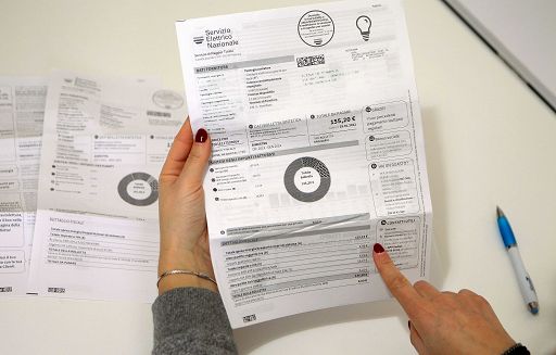 Bollette luce, 7 operatori per chi non sceglie: Enel ed Hera al top