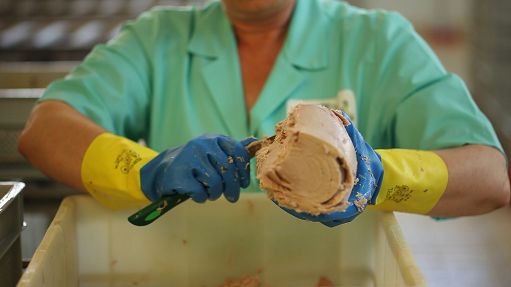Conserve ittiche: calano volumi 2023, preoccupano prezzo olio e Canale Suez