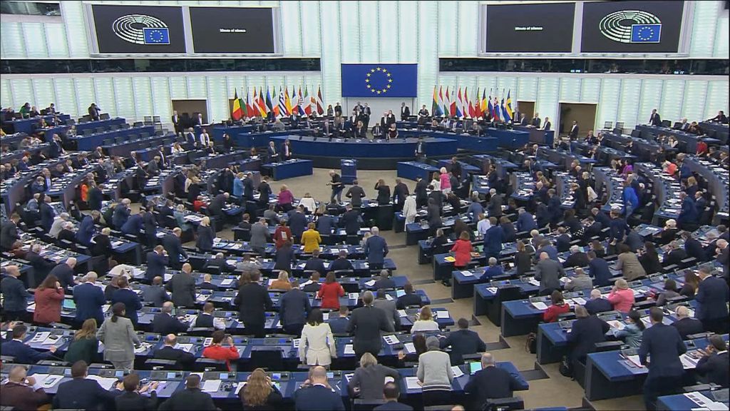 Europarlamento condanna tentativi russi di minare la democrazia Ue
