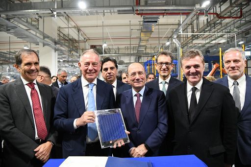 Energia, Schifani col ministro Urso alla 3Sun di Catania