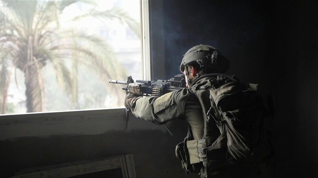 Gli israeliani sparano sulla folla e fanno una strage a Gaza City. Hamas: negoziati a rischio