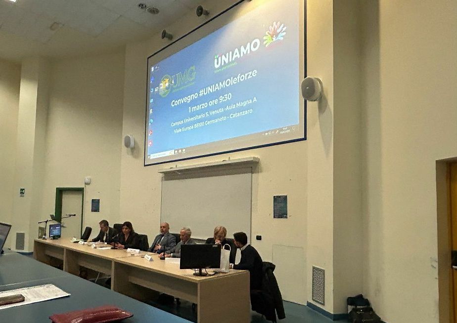 Malattie rare, campagna #UNIAMOleforze anche in Calabria