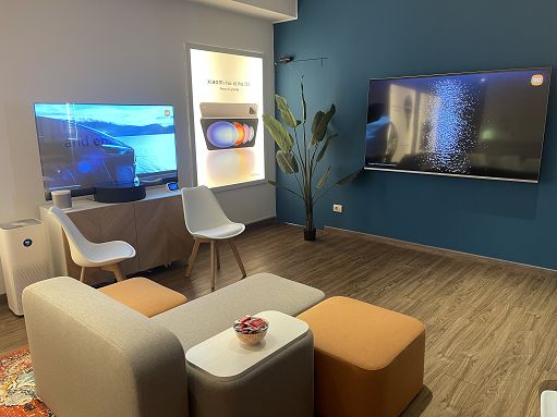 Milano, inaugurato lo Xiaomi Café: uno spazio di connessione